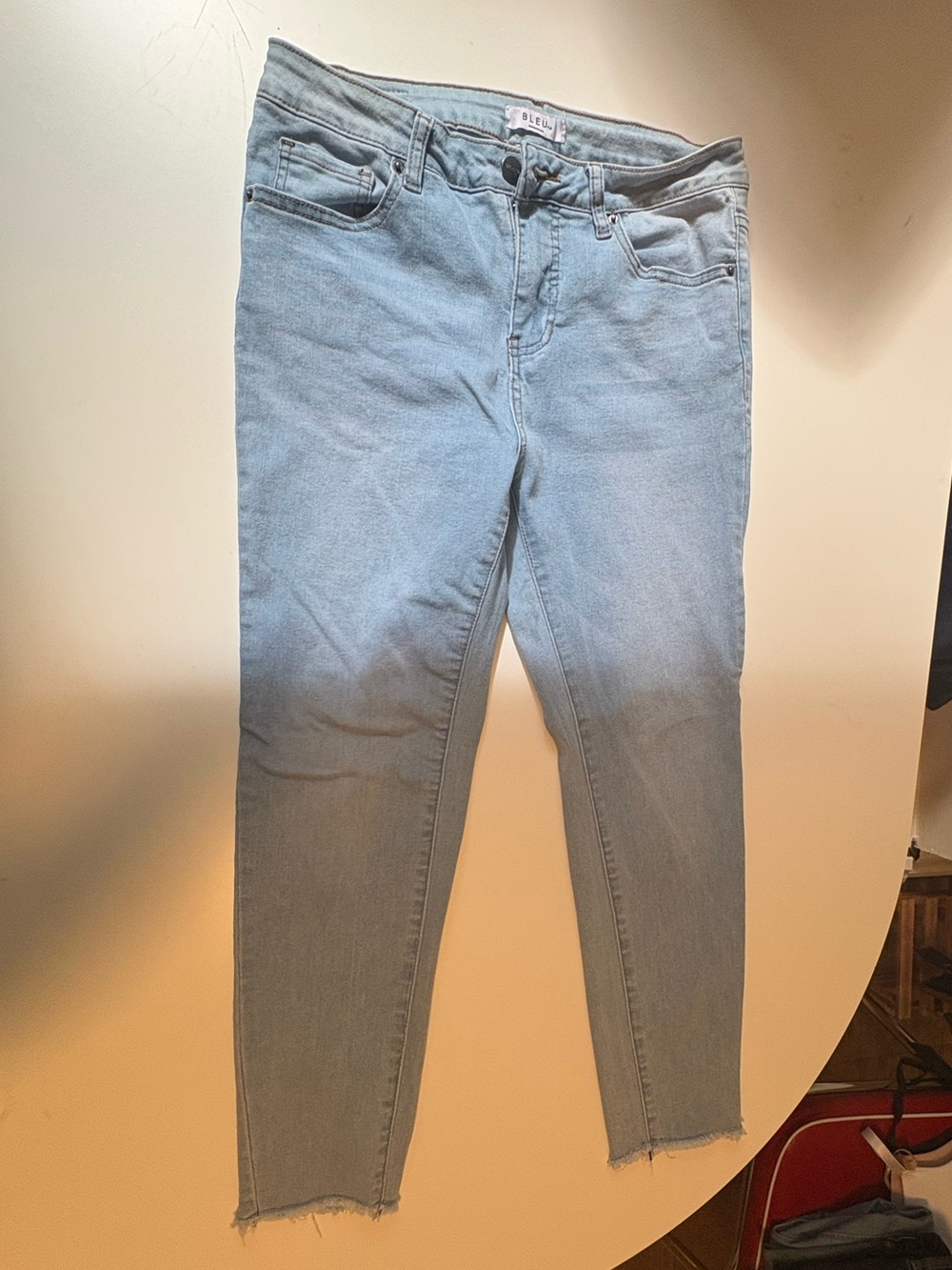 Women’s Light Blue Skinny Jeans - size 6